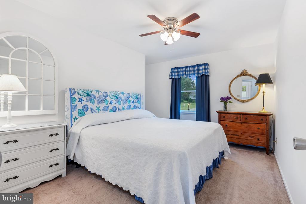 18 Honeysuckle Dr