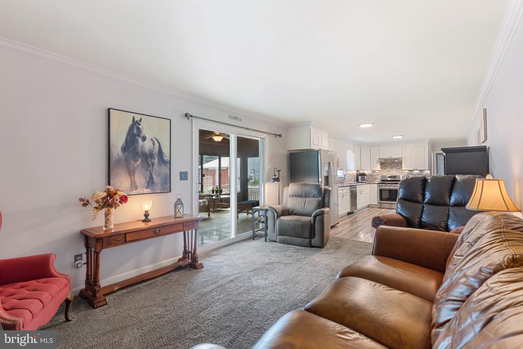 18 Honeysuckle Dr