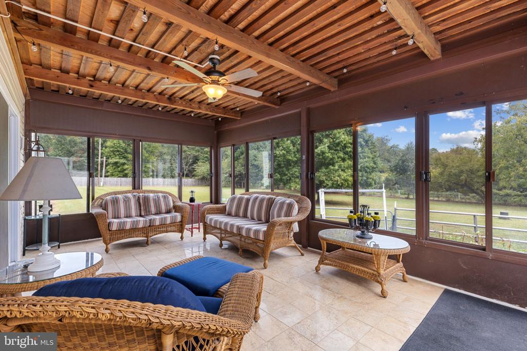 18 Honeysuckle Dr