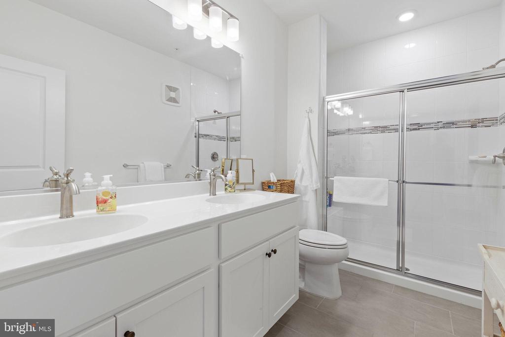 401 BOLD RULER COURT 302