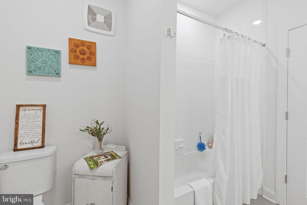 401 BOLD RULER COURT 302