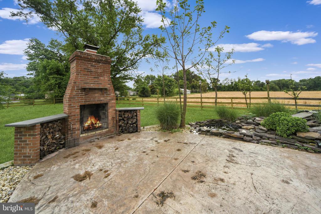 304 TIMOTHY DRIVE