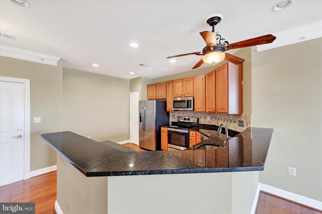 902 MACPHAIL WOODS CROSSING 4J
