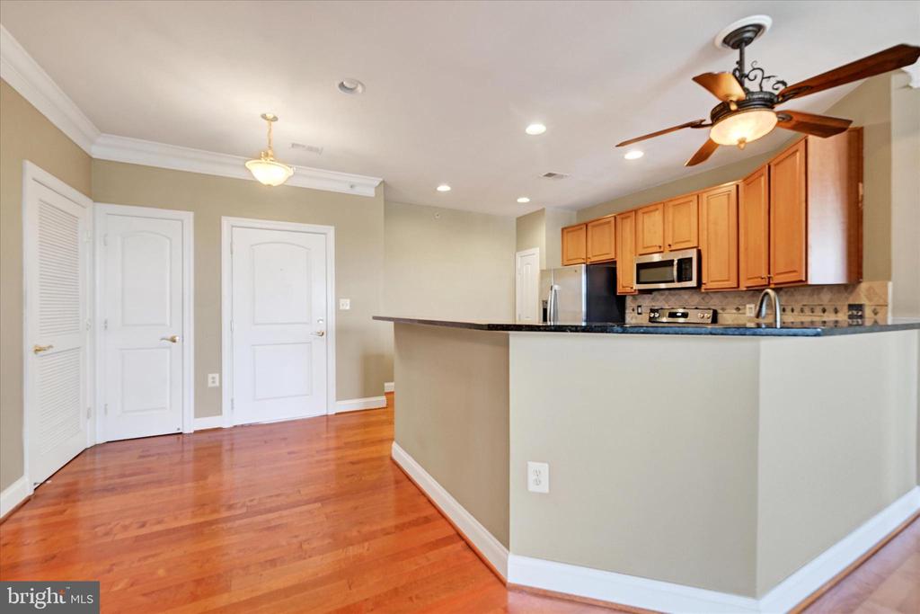902 MACPHAIL WOODS CROSSING 4J