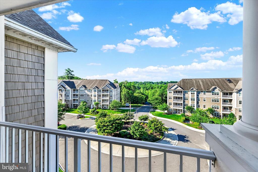 902 MACPHAIL WOODS CROSSING 4J