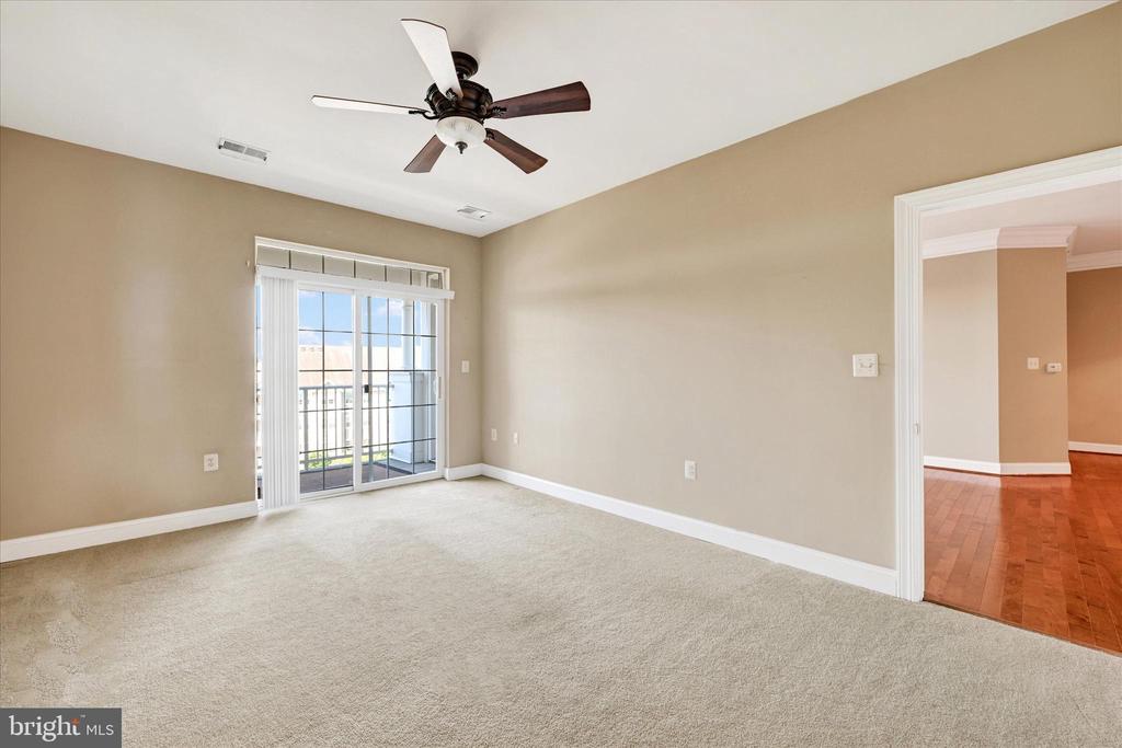 902 MACPHAIL WOODS CROSSING 4J