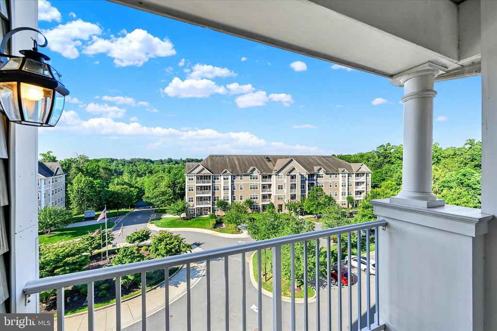 902 MACPHAIL WOODS CROSSING 4J