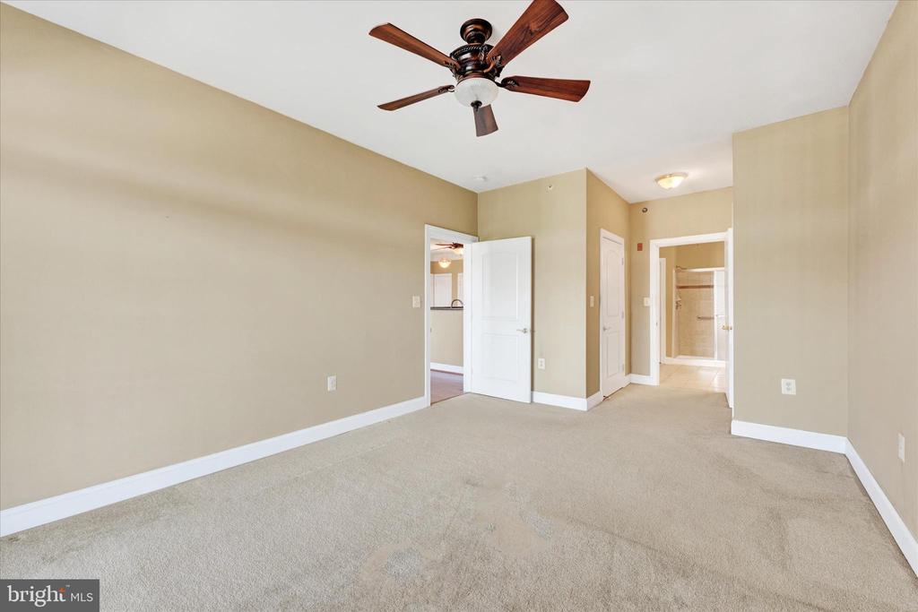 902 MACPHAIL WOODS CROSSING 4J