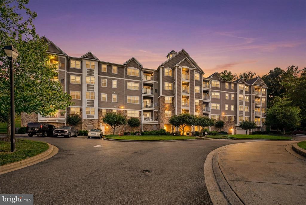902 MACPHAIL WOODS CROSSING 4J