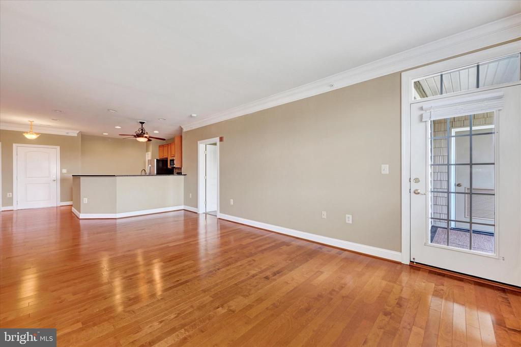 902 MACPHAIL WOODS CROSSING 4J