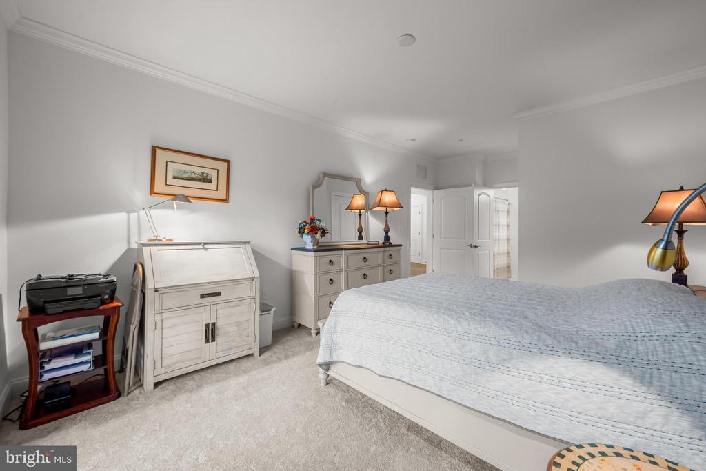 636 WALLINGFORD ROAD Unit: 3G