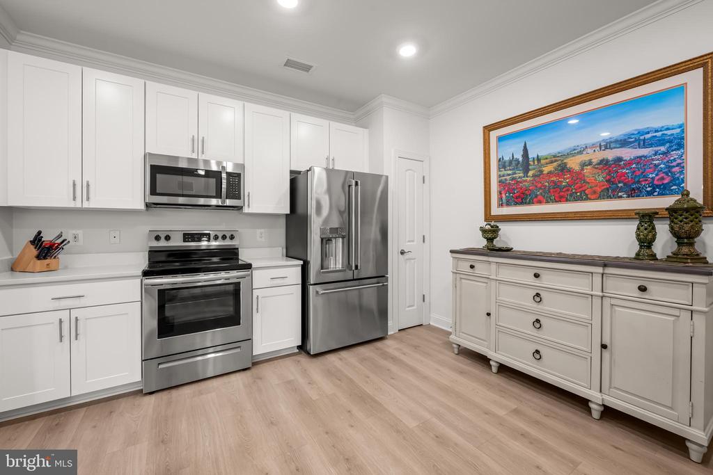636 WALLINGFORD ROAD Unit: 3G