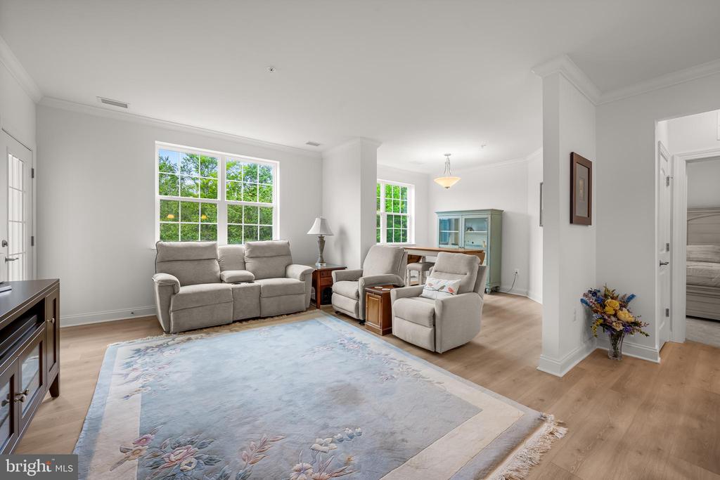 636 WALLINGFORD ROAD Unit: 3G