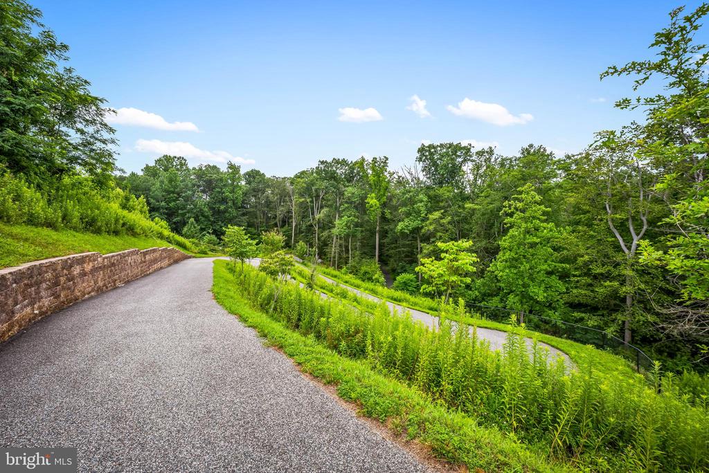 636 WALLINGFORD ROAD Unit: 3G