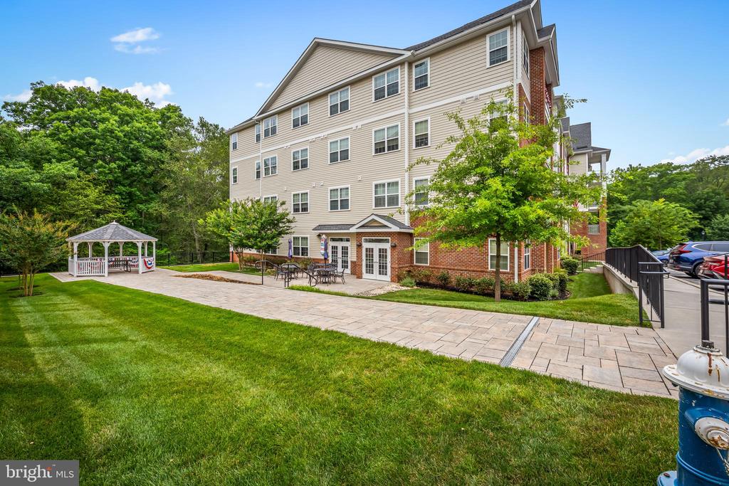 636 WALLINGFORD ROAD Unit: 3G
