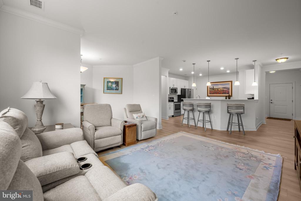 636 WALLINGFORD ROAD Unit: 3G
