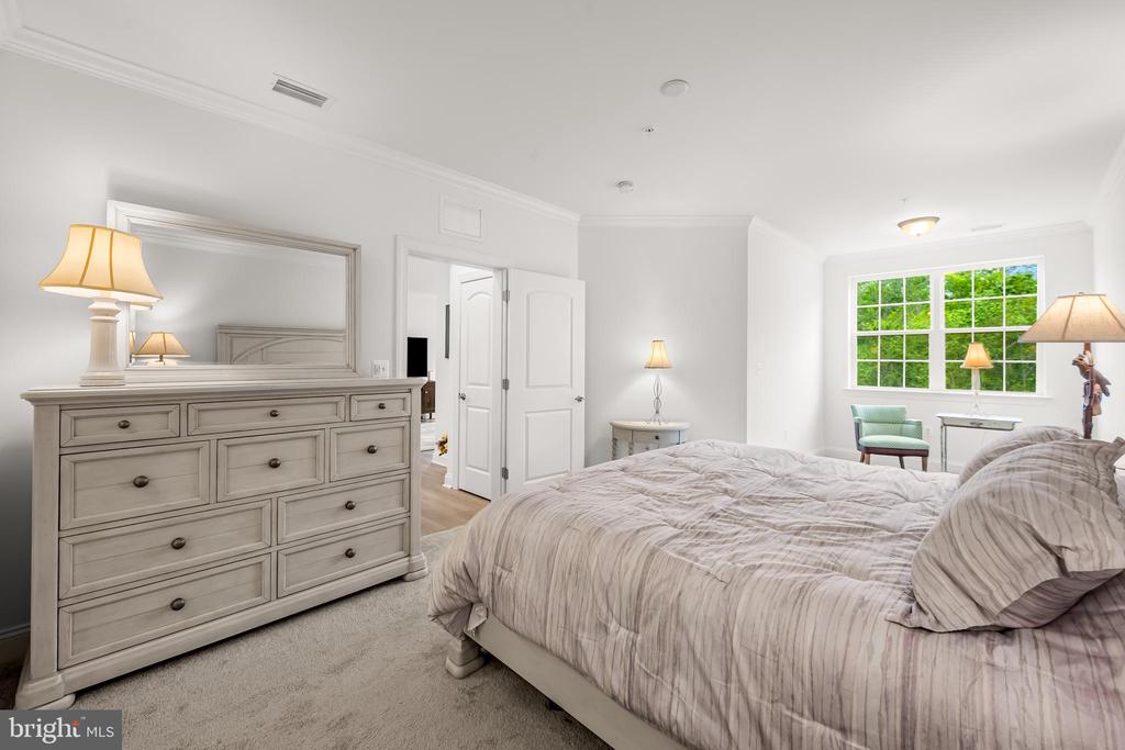 636 WALLINGFORD ROAD Unit: 3G