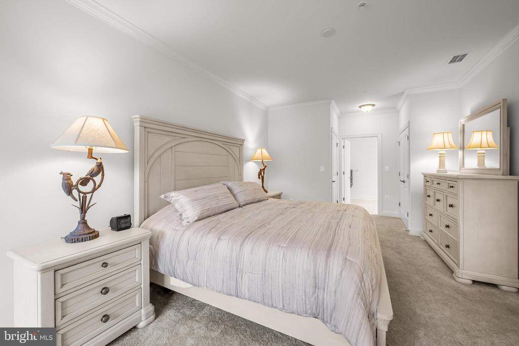 636 WALLINGFORD ROAD Unit: 3G