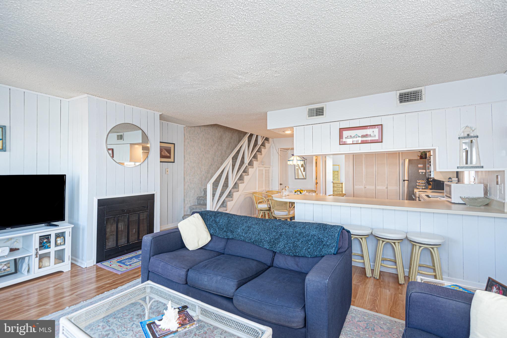 210 WINDWARD DRIVE A