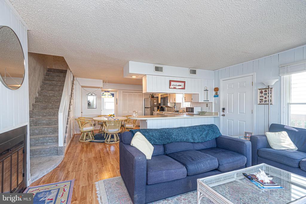 210 WINDWARD DRIVE A