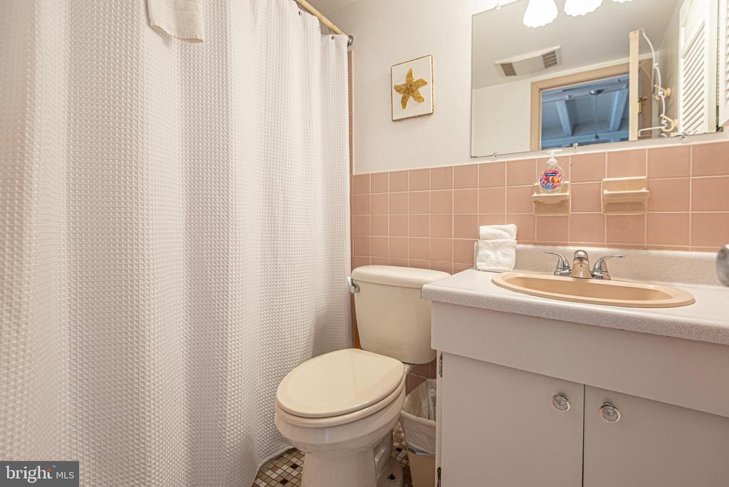 7604 COASTAL HIGHWAY Unit: 2C