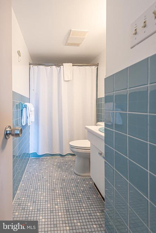 7604 COASTAL HIGHWAY Unit: 2C