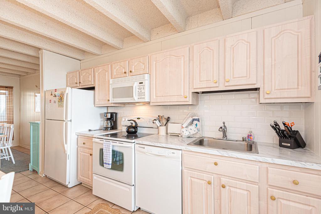 7604 COASTAL HIGHWAY Unit: 2C