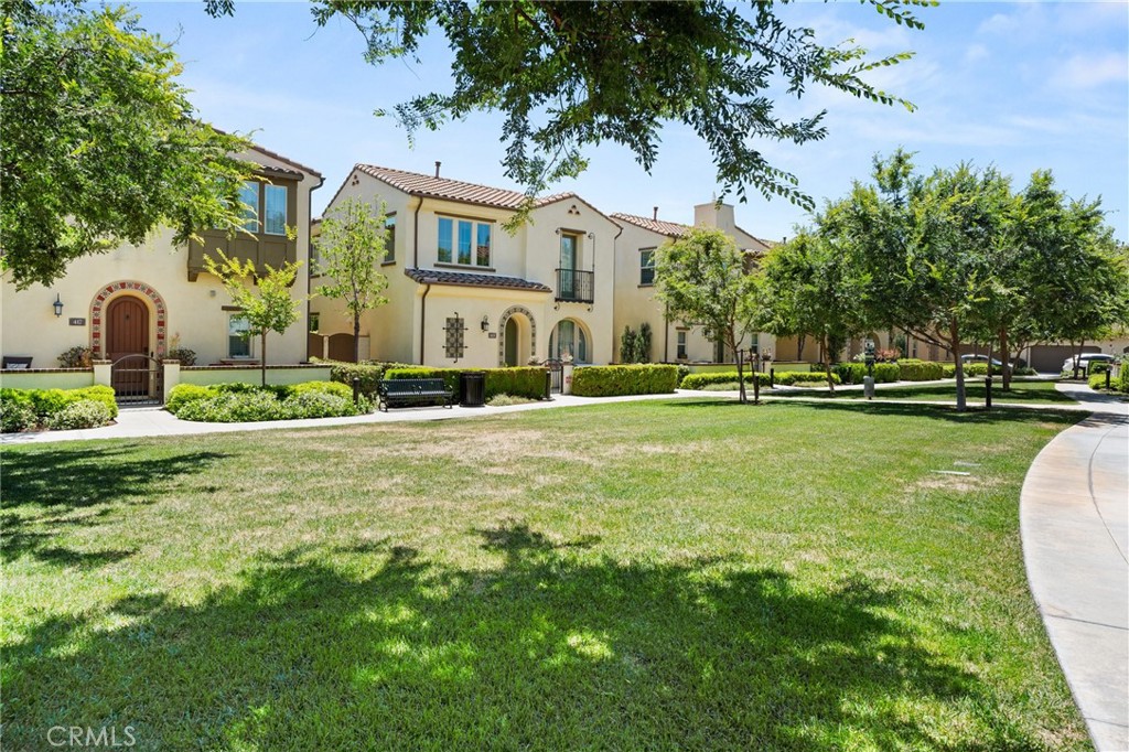 421 Maravilla Lane