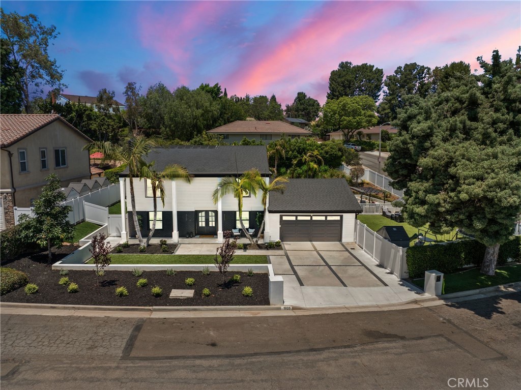1925 Brentwood Drive
