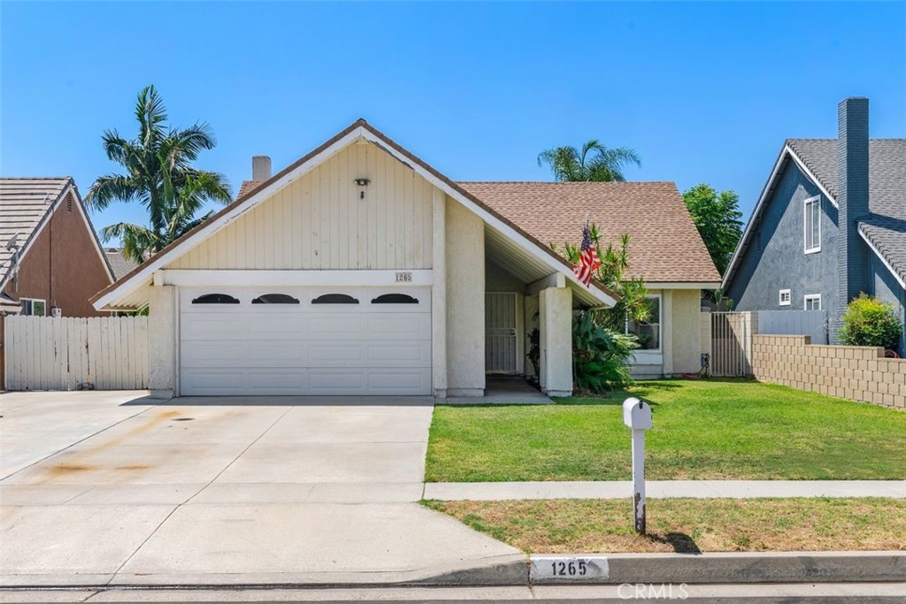 1265 N Andrea Lane