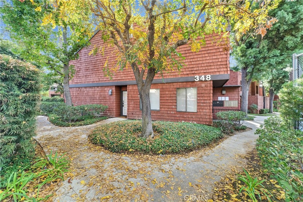 348 S Prospectors Road 1