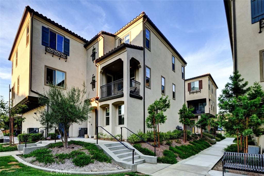 18294 Iris Lane