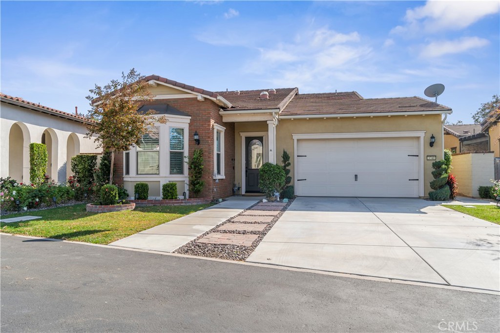 3740 E Glorietta