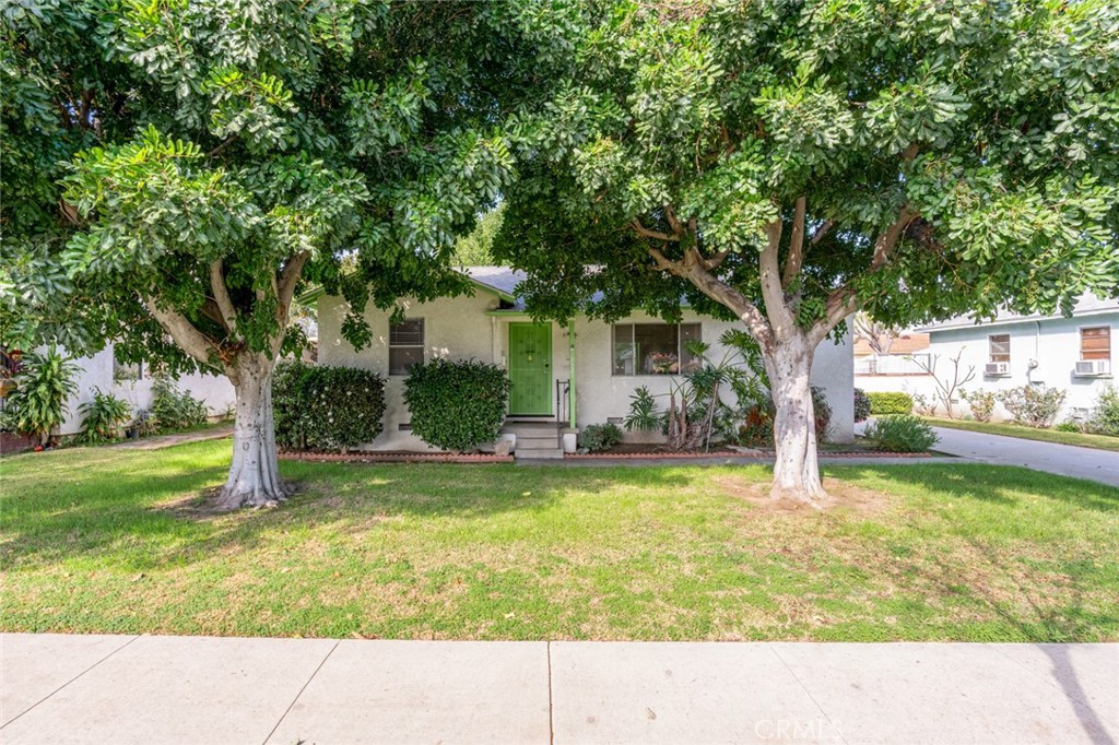 8521 Cravell Avenue