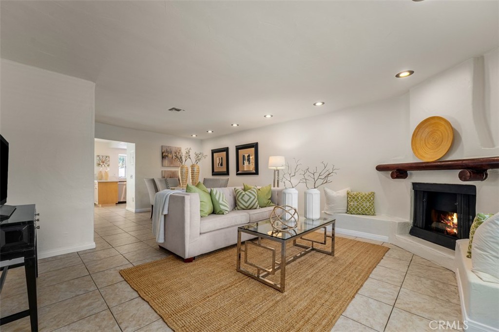 3733 N Harbor Boulevard 14