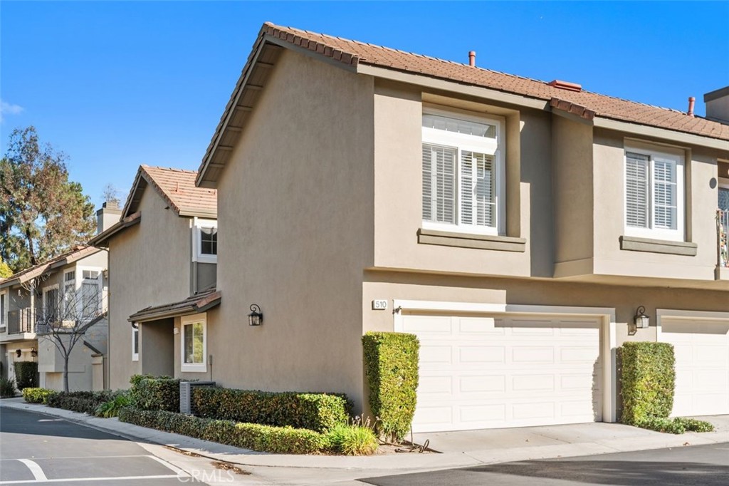 510 S Hollydale
