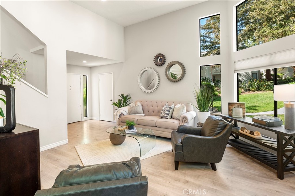152 N Singingwood Street 11