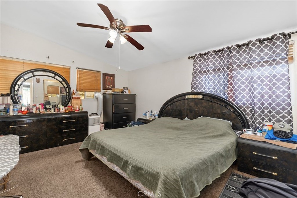 2113 W Niobe