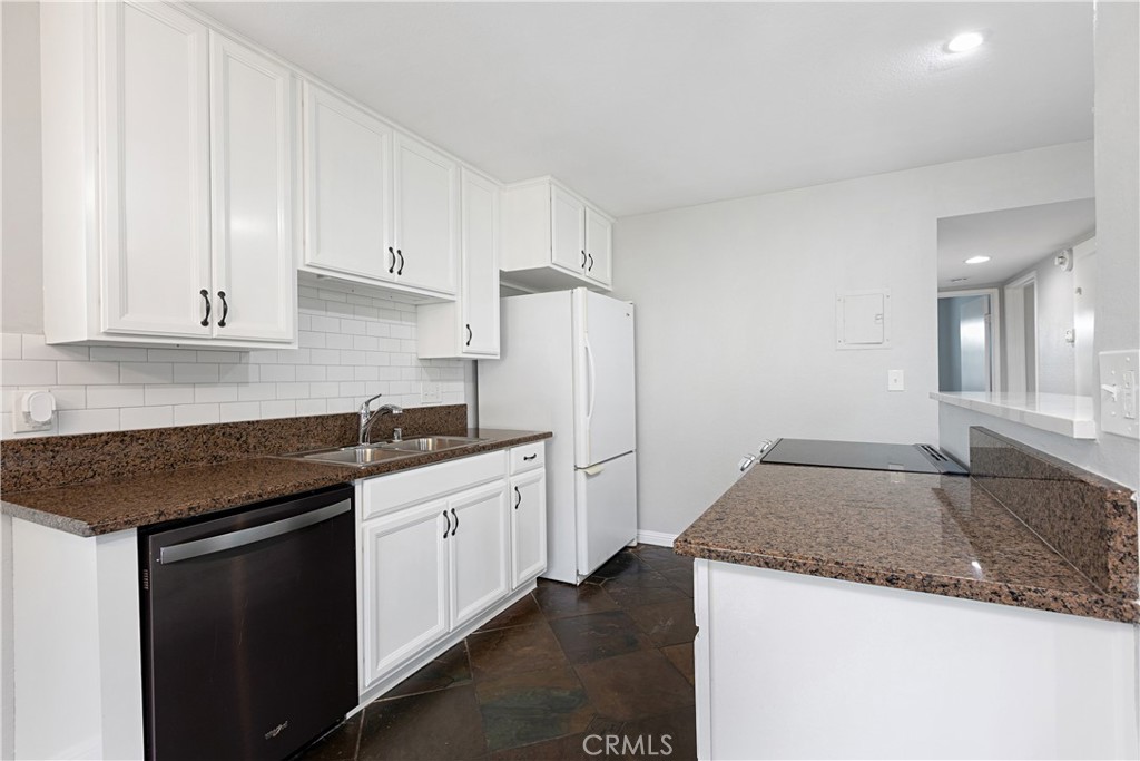 17572 Vandenberg Lane 01