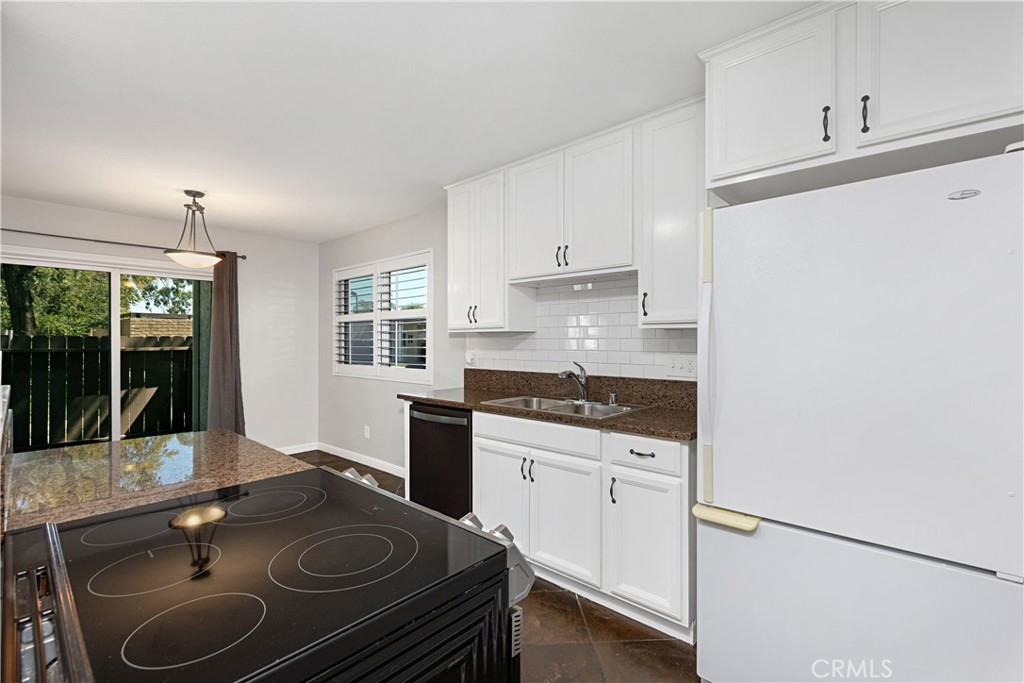 17572 Vandenberg Lane 01