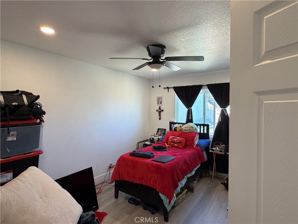 1518 W 206th