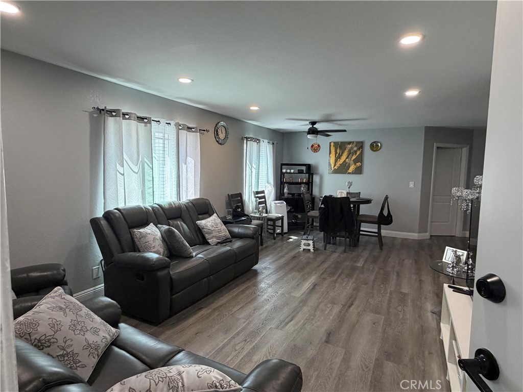 1518 W 206th