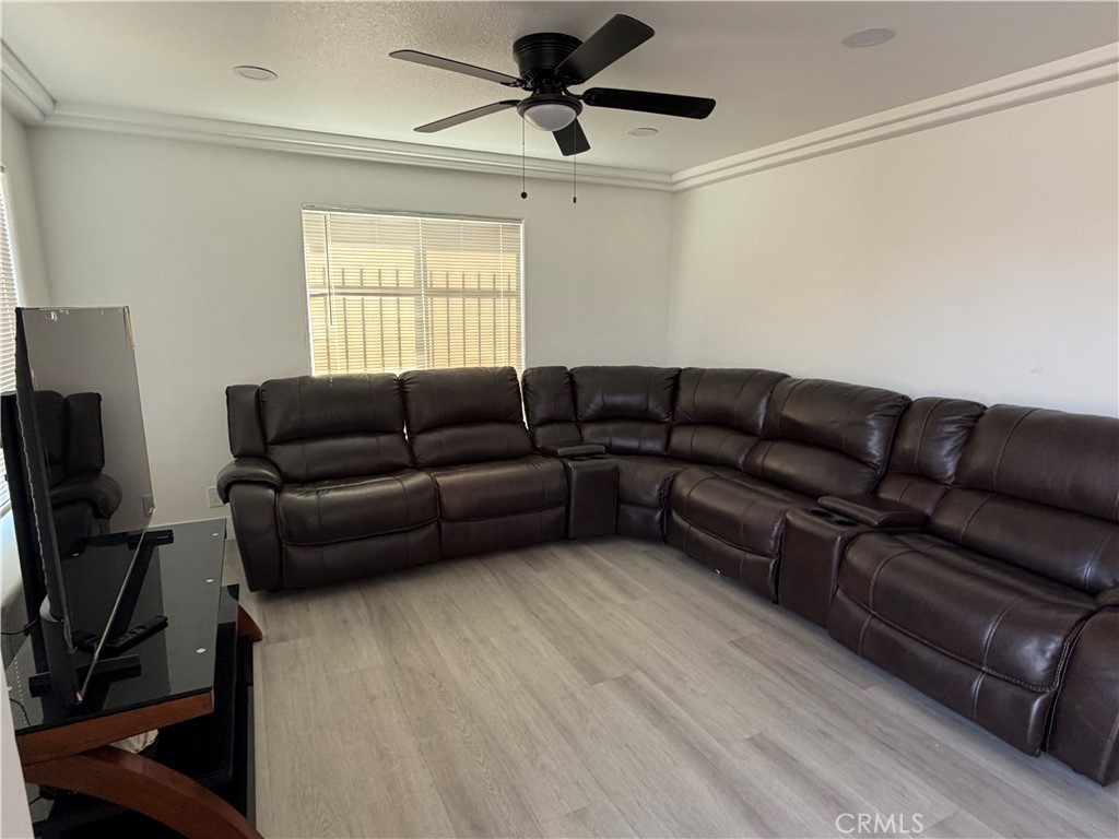 1518 W 206th