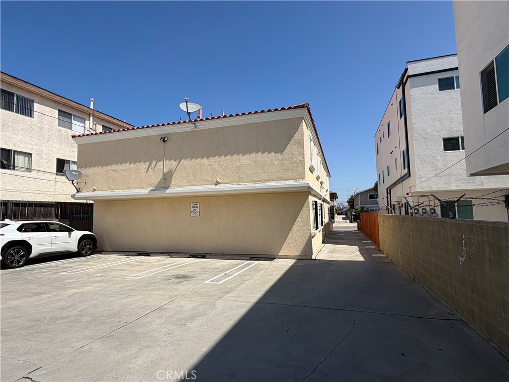1518 W 206th