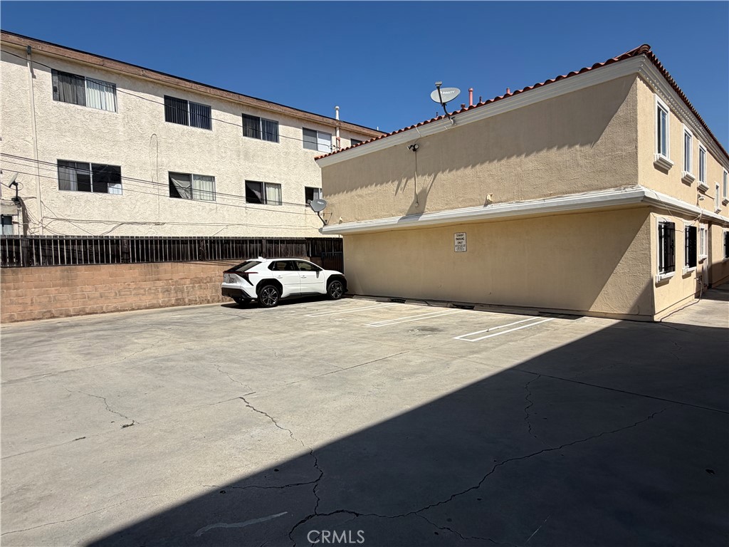 1518 W 206th