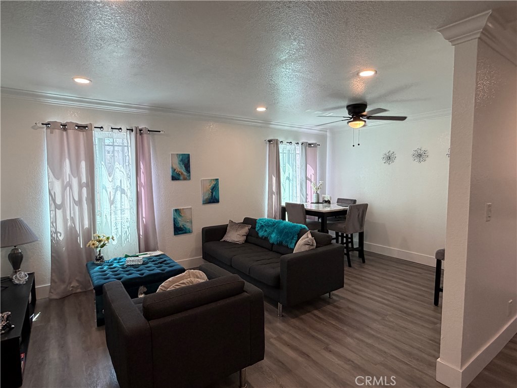 1518 W 206th