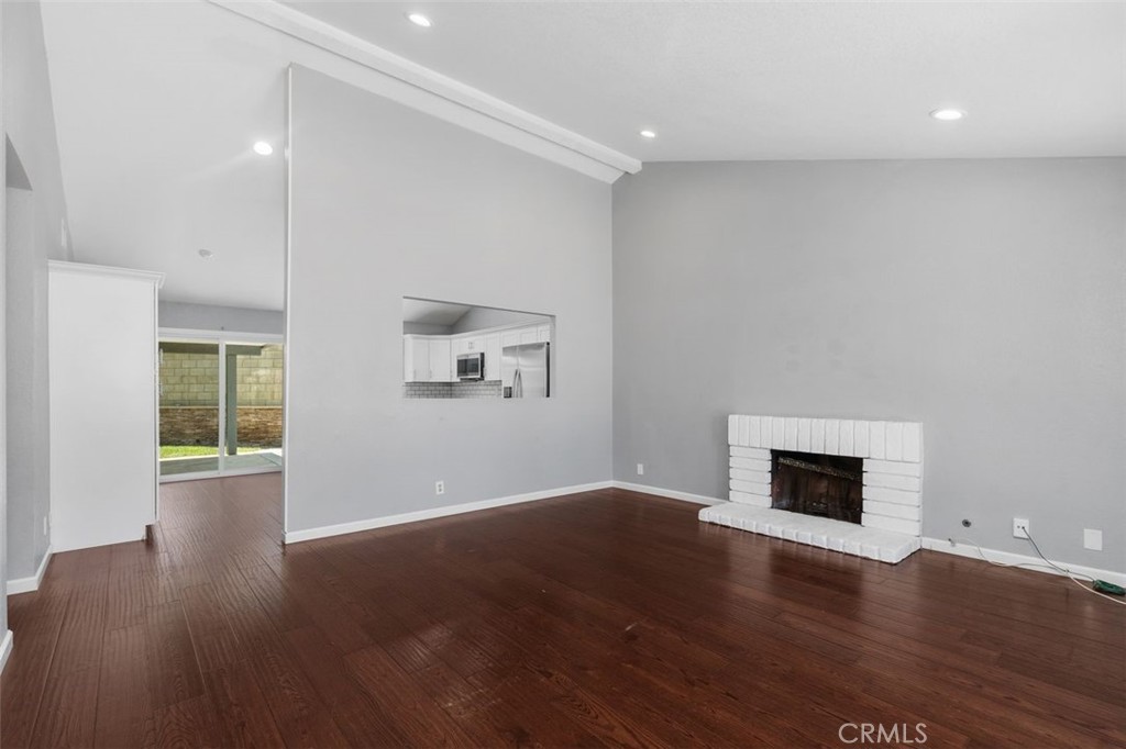 3338 E Radcliffe