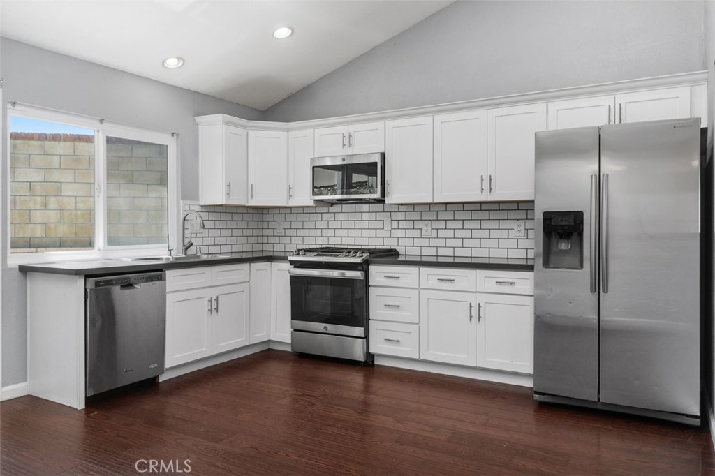 3338 E Radcliffe