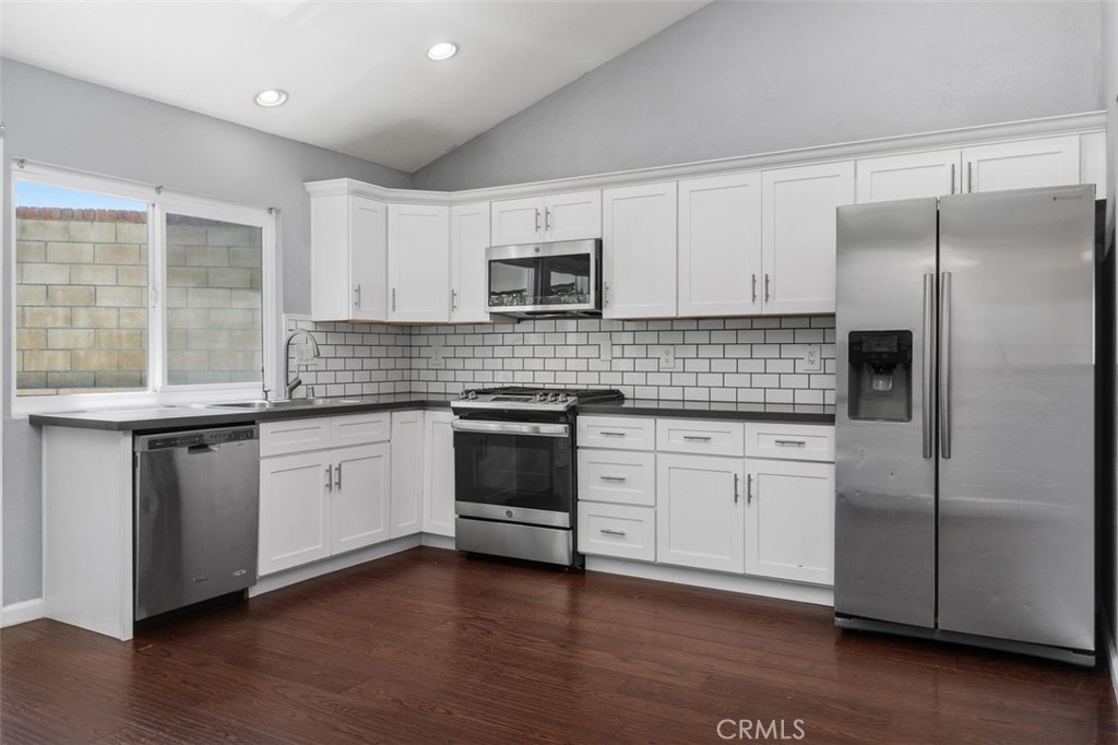 3338 E Radcliffe