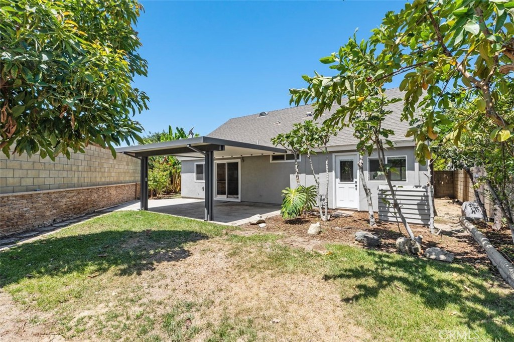 3338 E Radcliffe